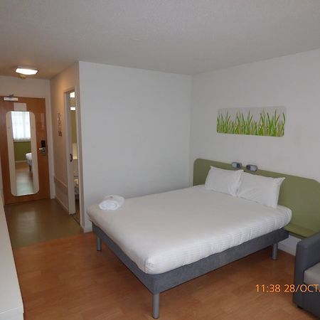 Warrington Motel, J20 M6 Lymm Services المظهر الخارجي الصورة