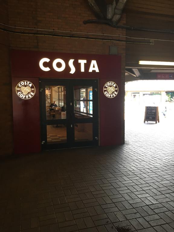 Warrington Motel, J20 M6 Lymm Services المظهر الخارجي الصورة