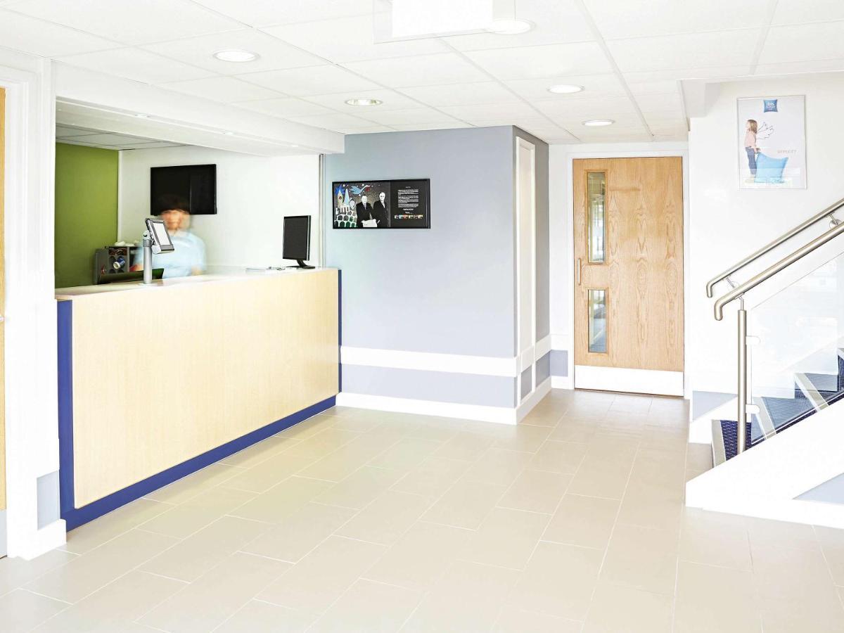 Warrington Motel, J20 M6 Lymm Services المظهر الخارجي الصورة